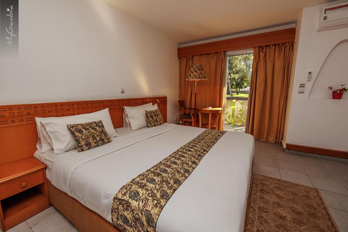 Assaraya Atlantic Hotel Banjul Exterior photo