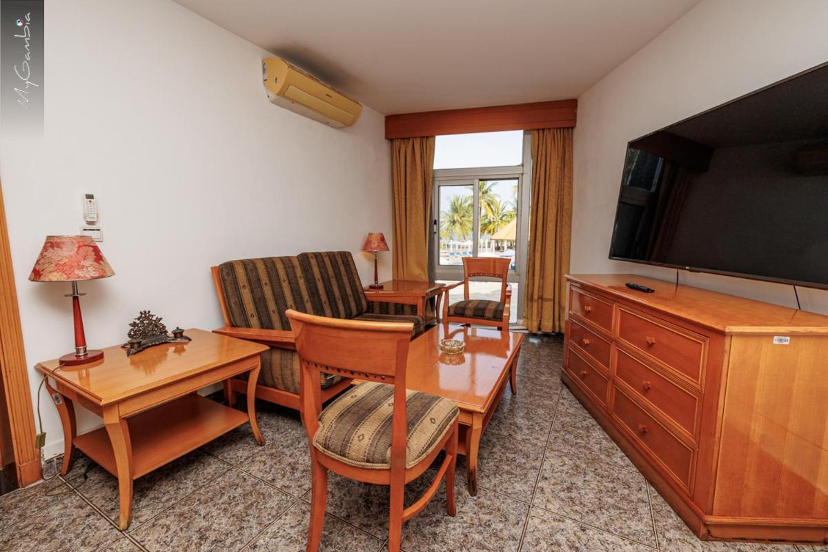 Assaraya Atlantic Hotel Banjul Exterior photo